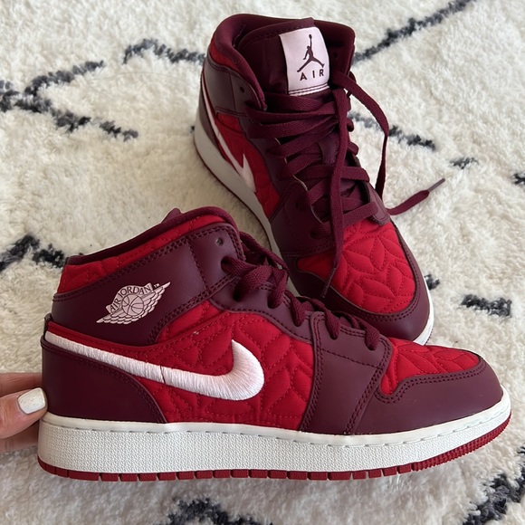 Jordan Shoes - Air Jordan 1 Mid SE GS 'Red Quilted